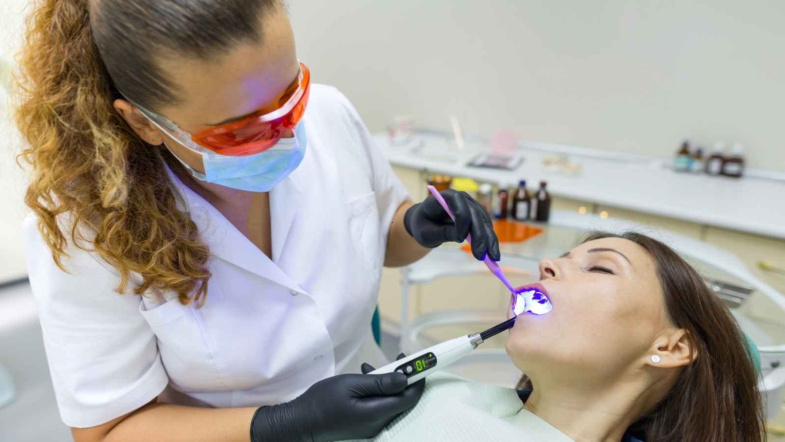 how sedation for tooth extraction help manage dental anxiety